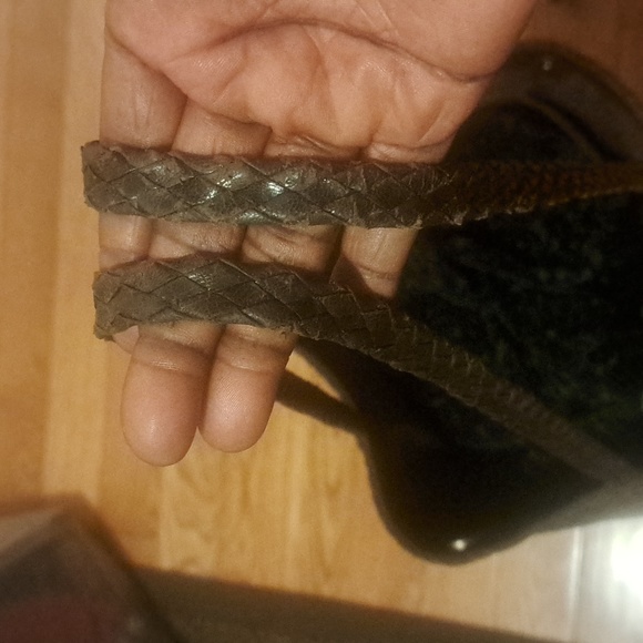 Closet clearance - Picture 6 of 6